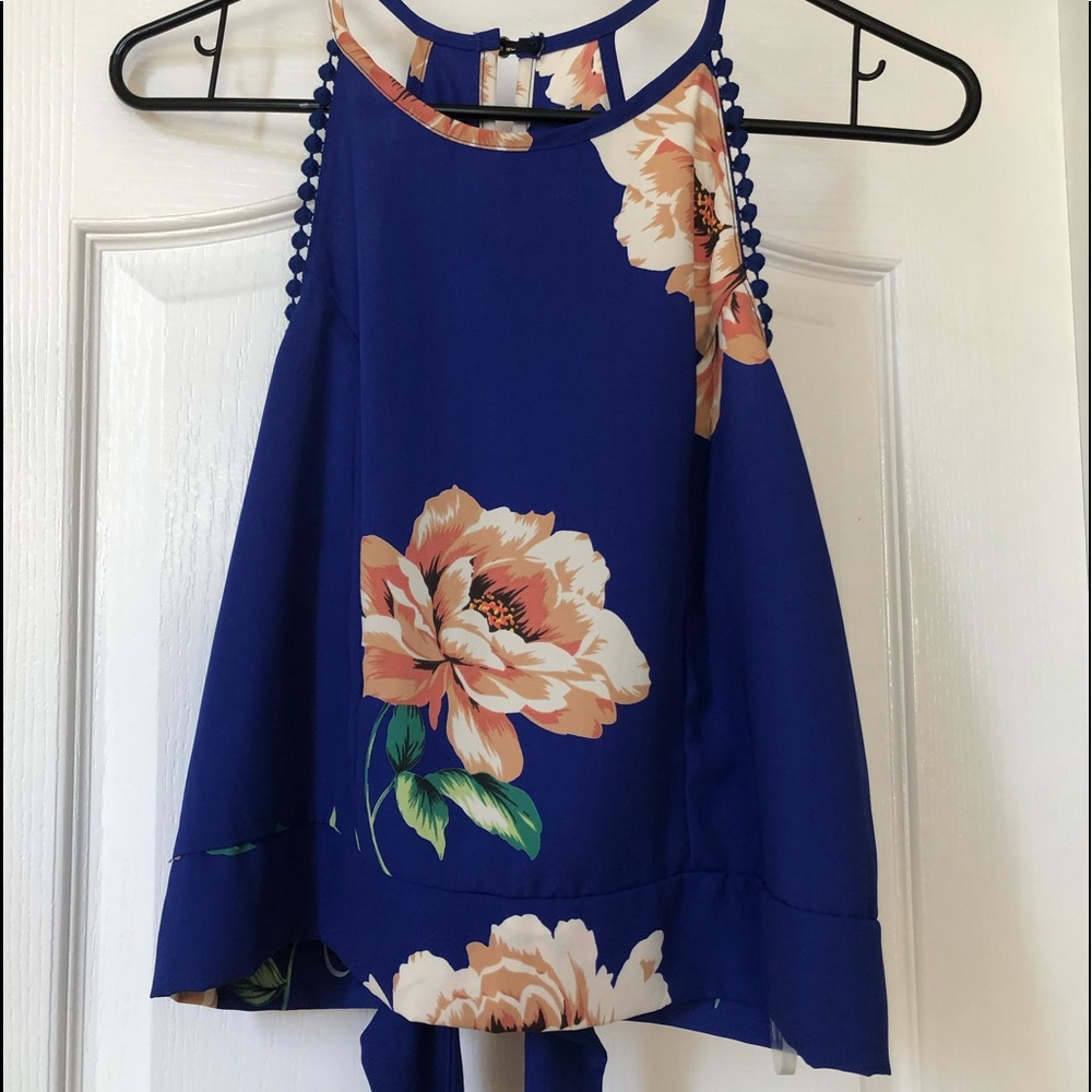 4 for $20 Olive Tree Blue floral halter top Sz M